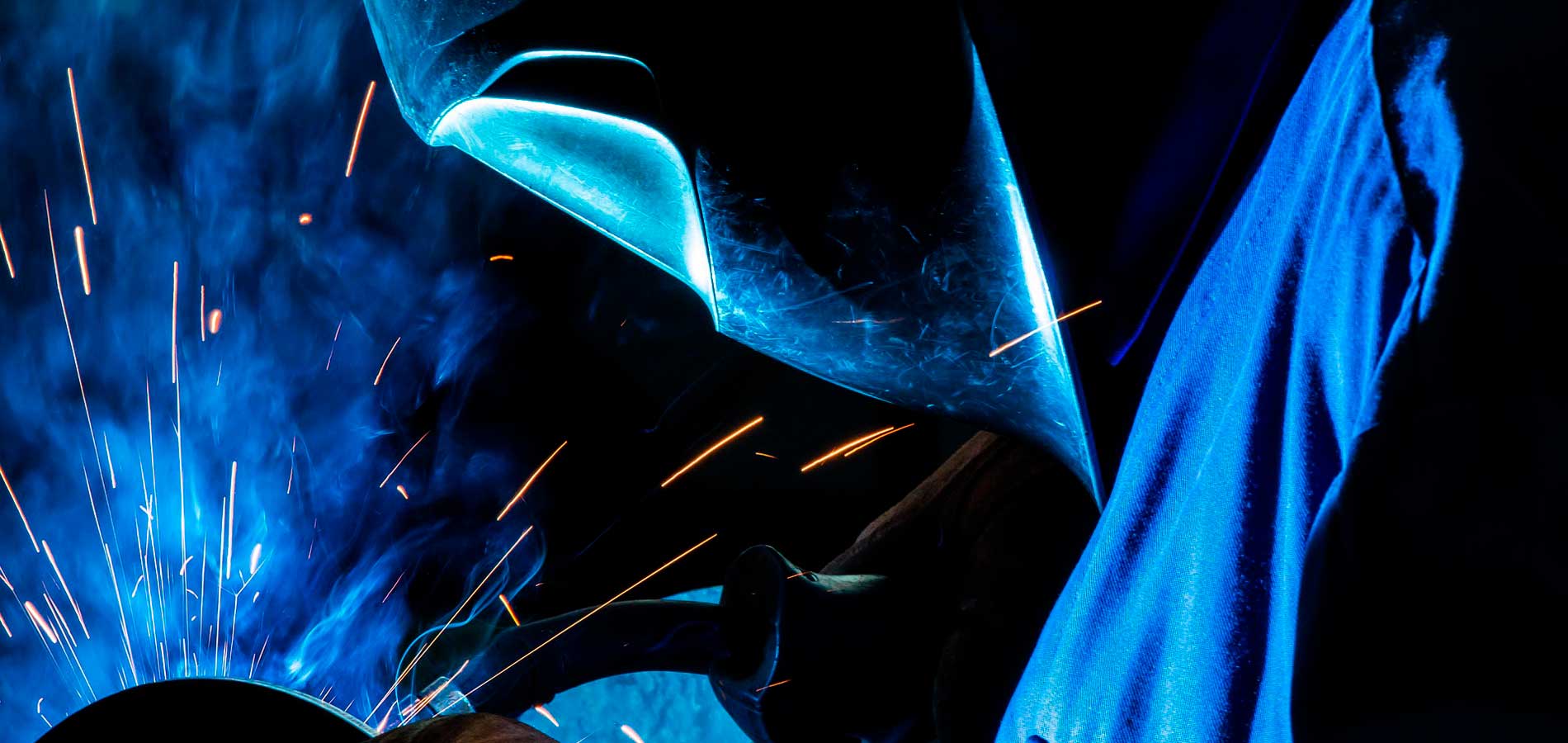 Сварочные работы на промышленном объекте